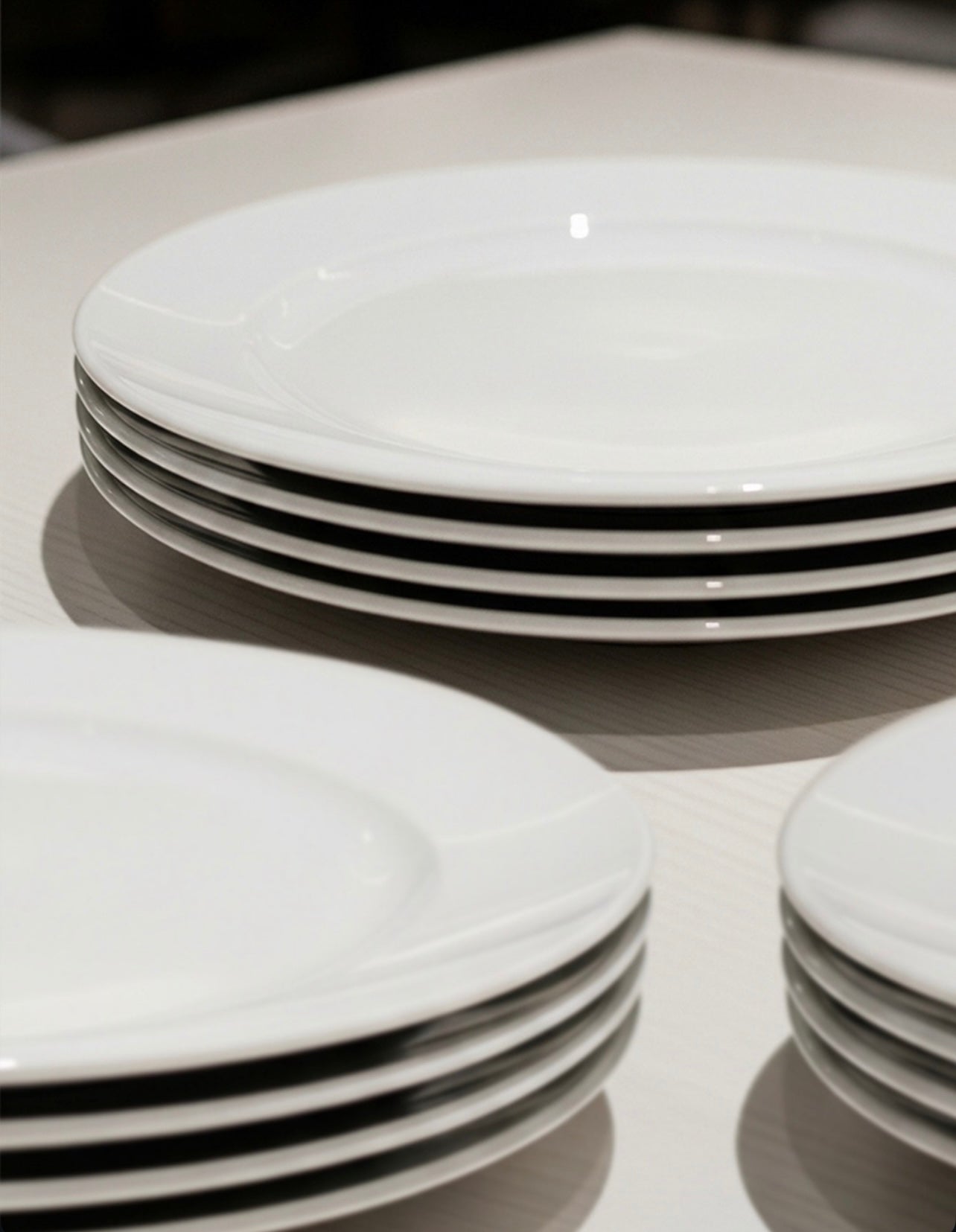 Plate with wide rims