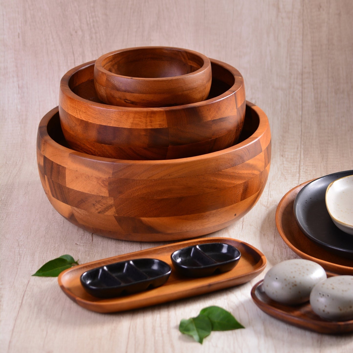 Medium round stackable bowl 19cm – Acacia wood