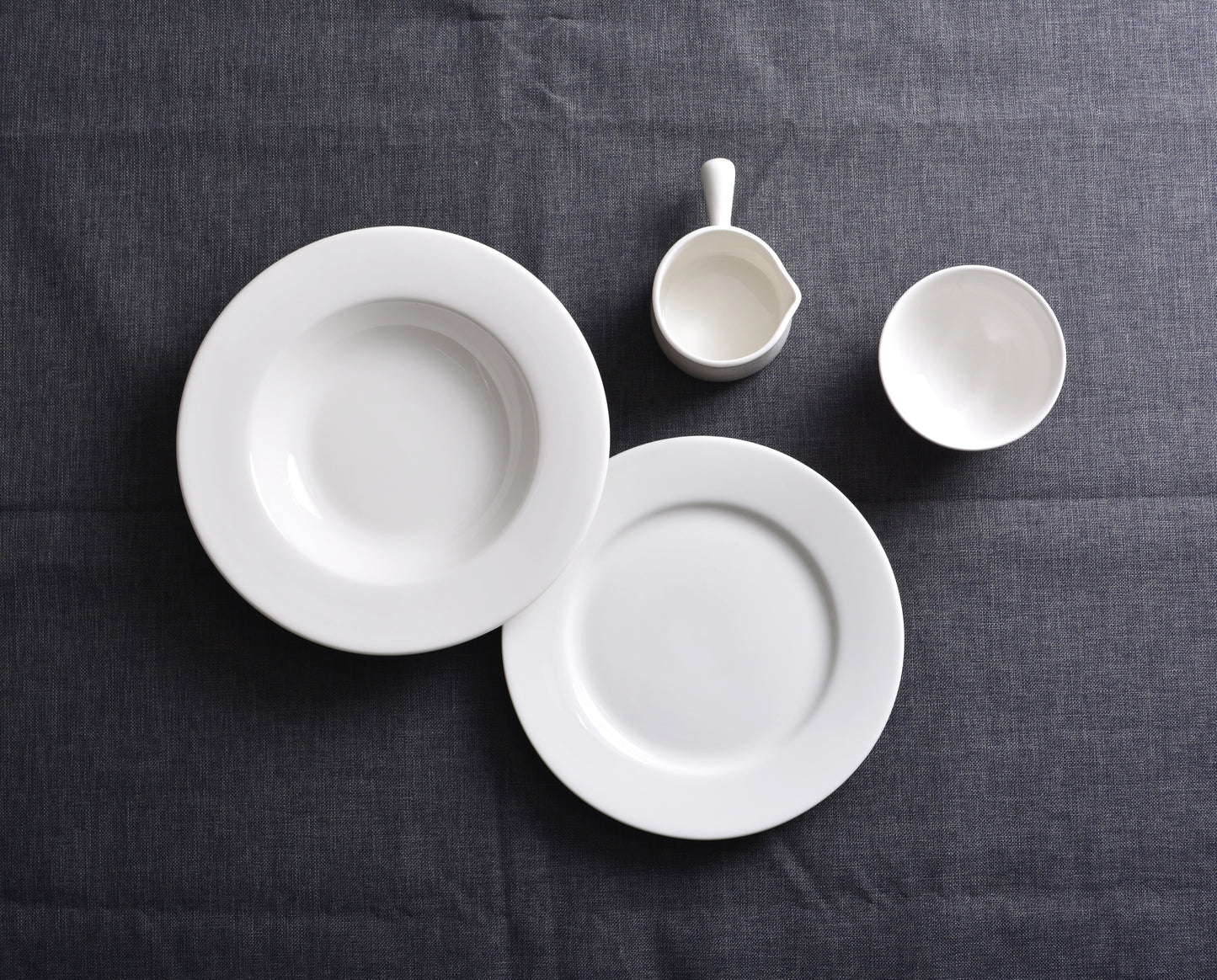 Plate with wide rims