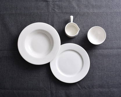 Plate with wide rims